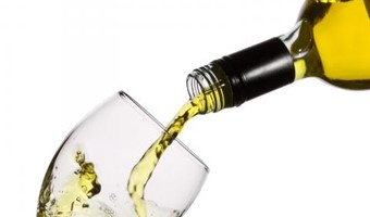 Non solo rosso, anche il vino bianco può far bene alla salute